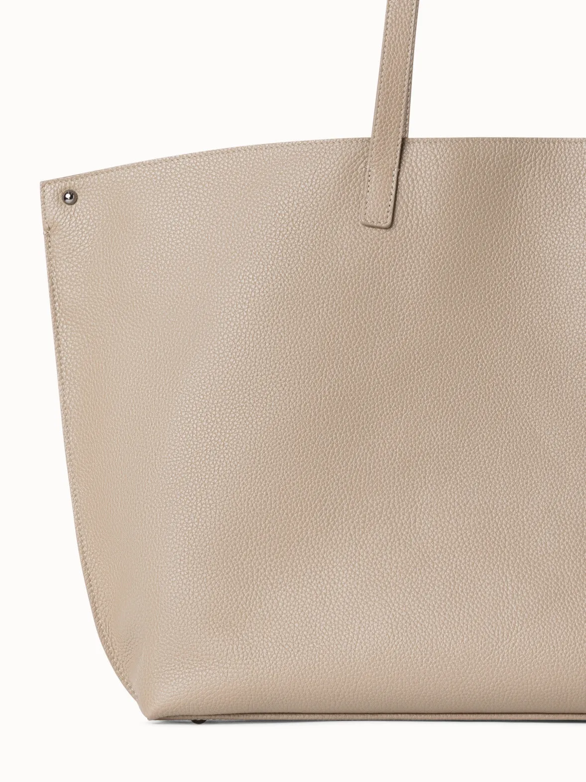 Ai Medium Shoulder Tote