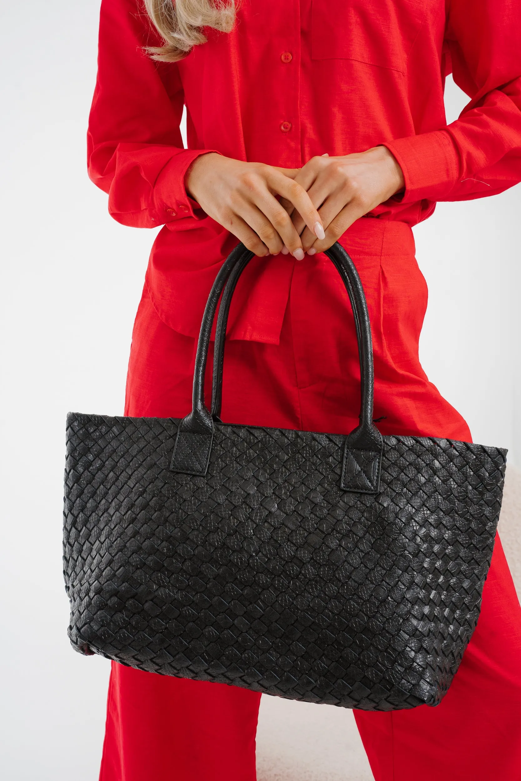 Beth Woven Tote Bag In Black