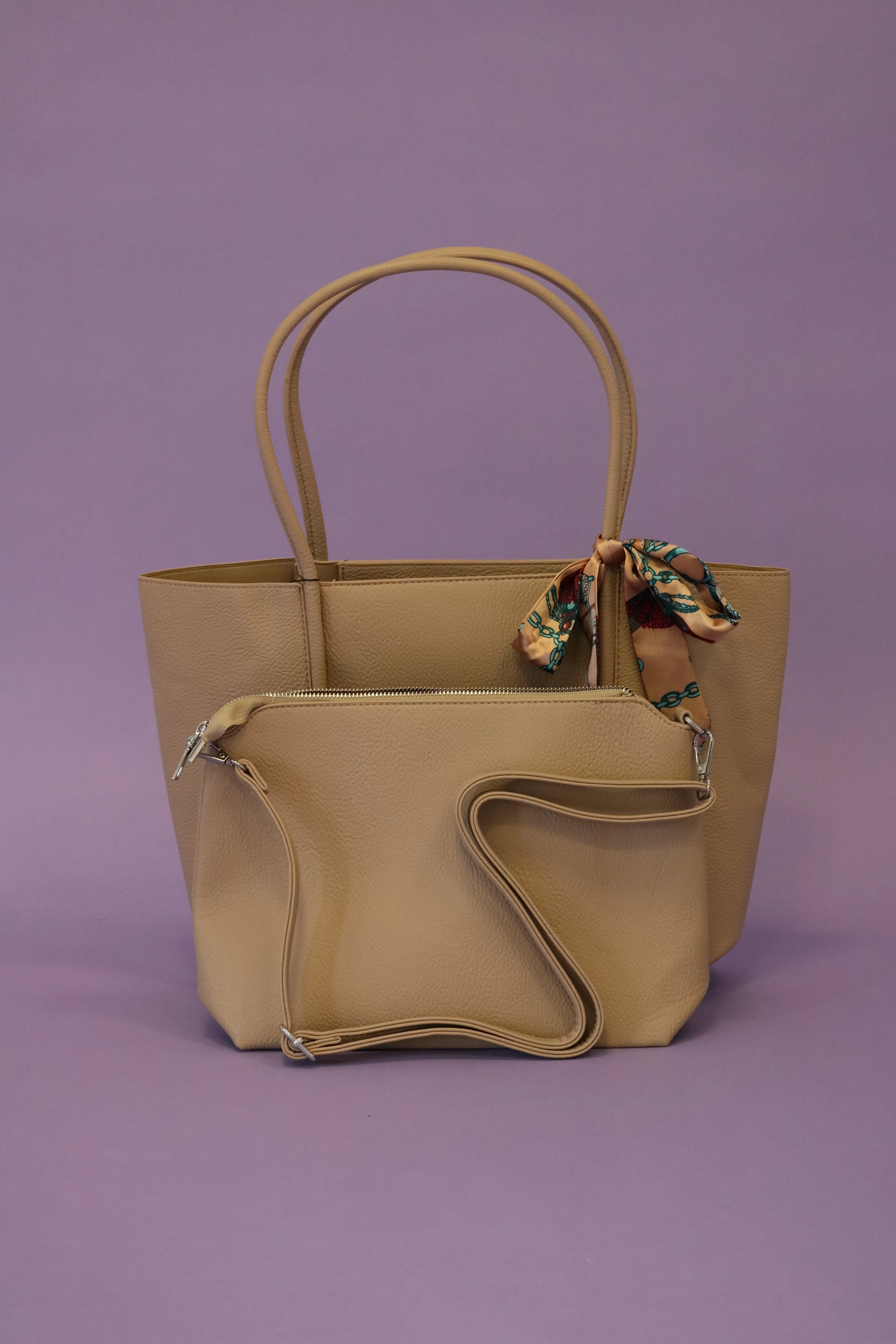 Bonnie Tote Handbag in Tan