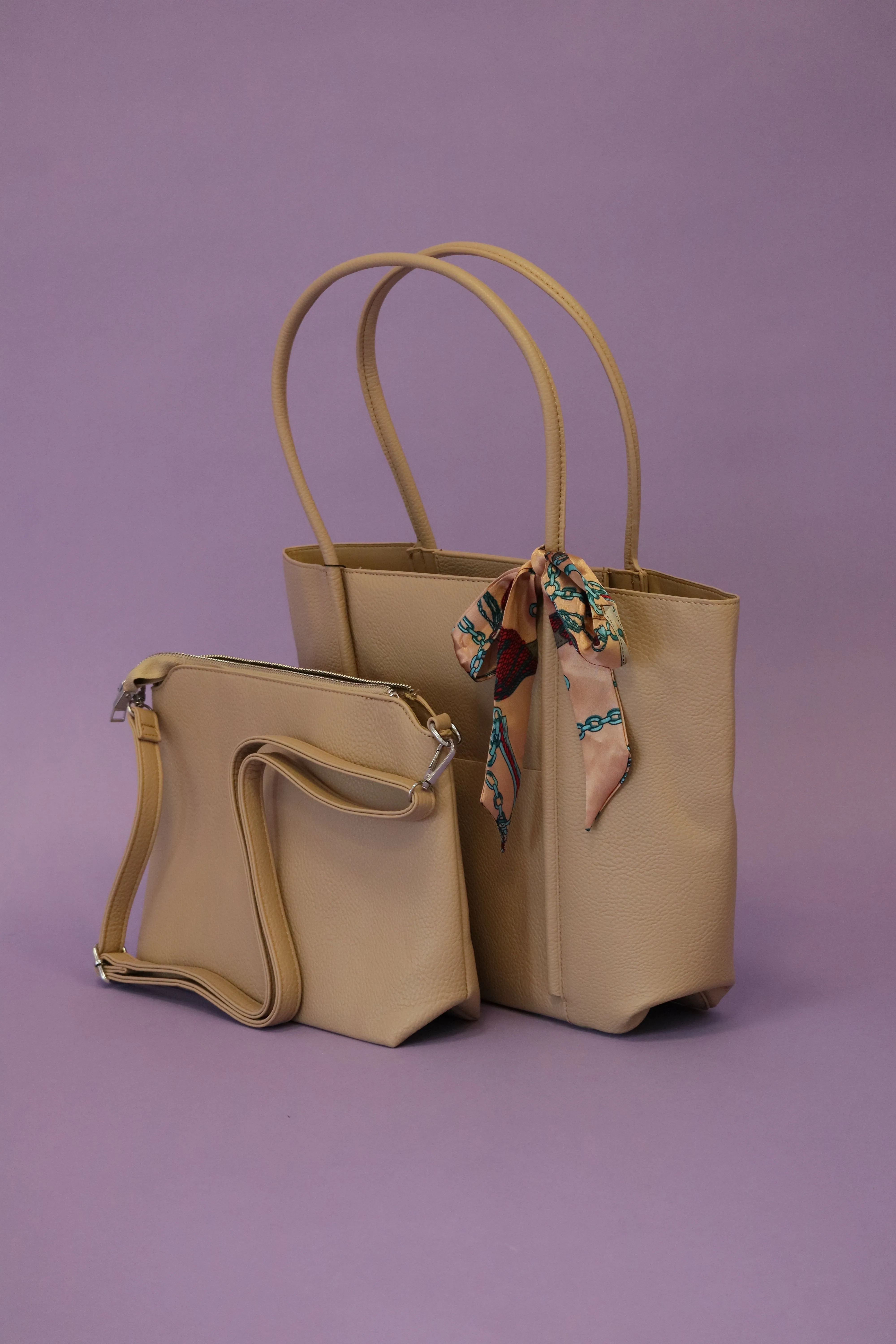 Bonnie Tote Handbag in Tan