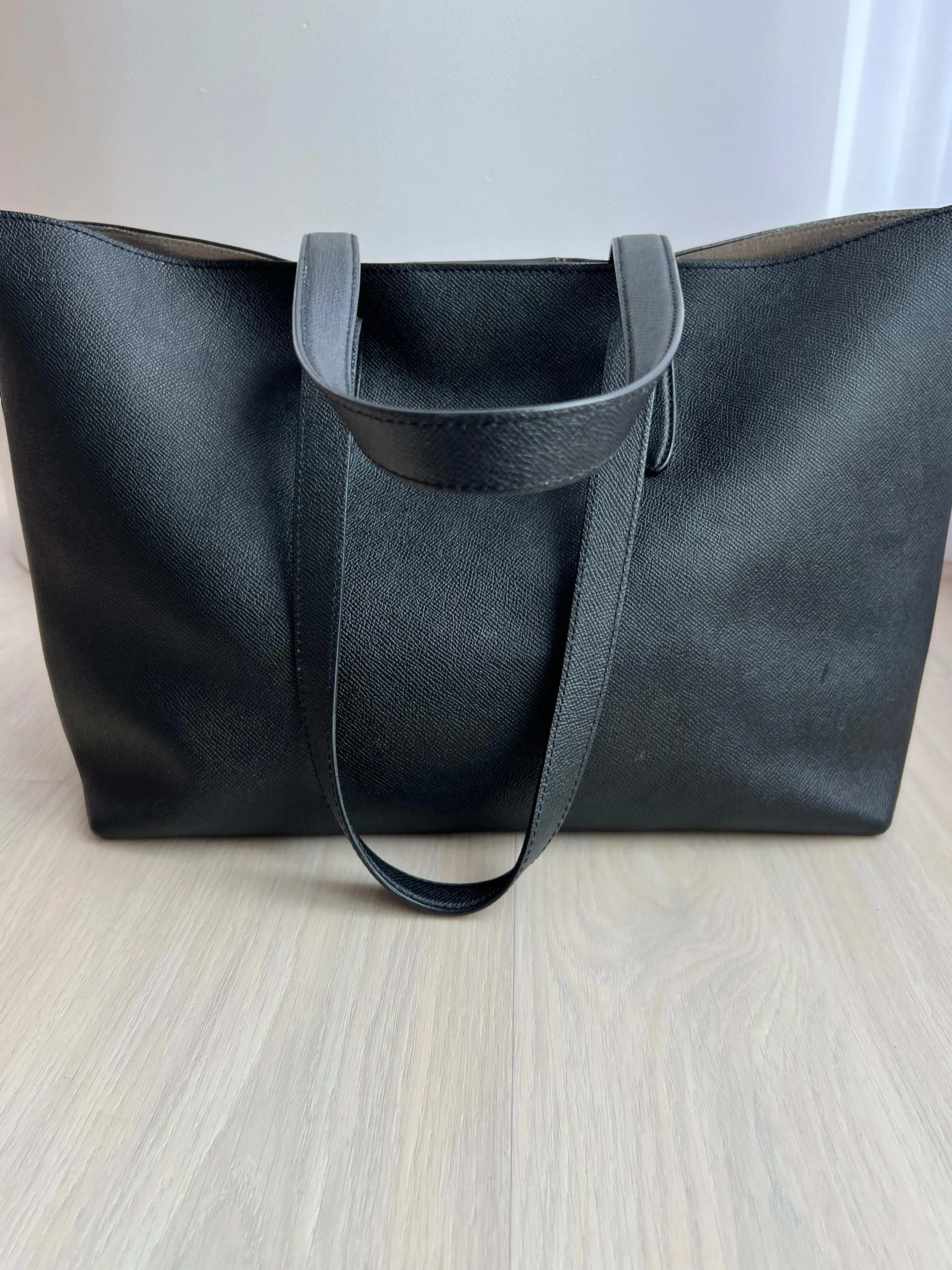 Stylish Dolce & Gabbana Black Leather Shoulder Tote Bag