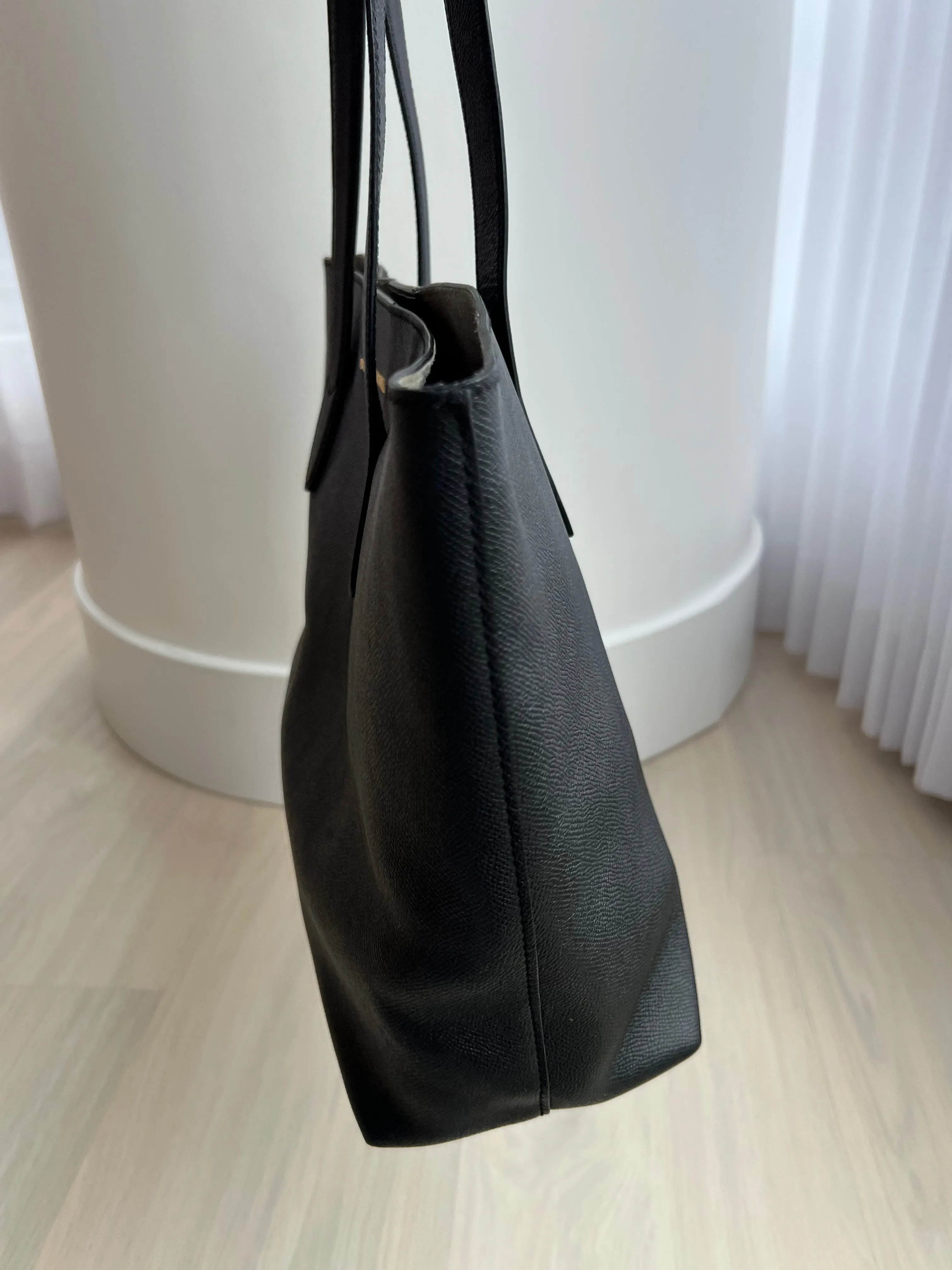 Stylish Dolce & Gabbana Black Leather Shoulder Tote Bag