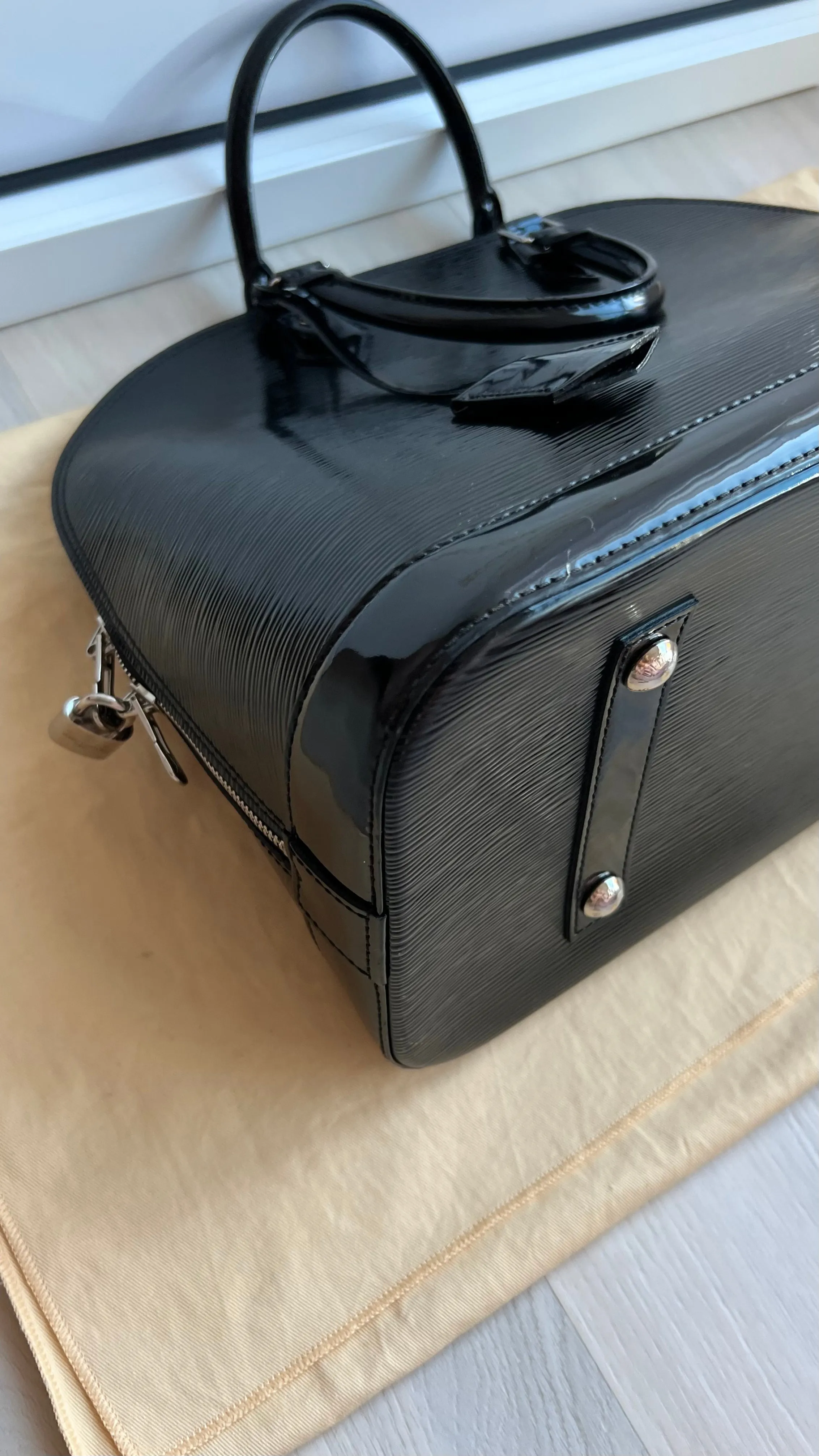 Louis Vuitton Alma Bag