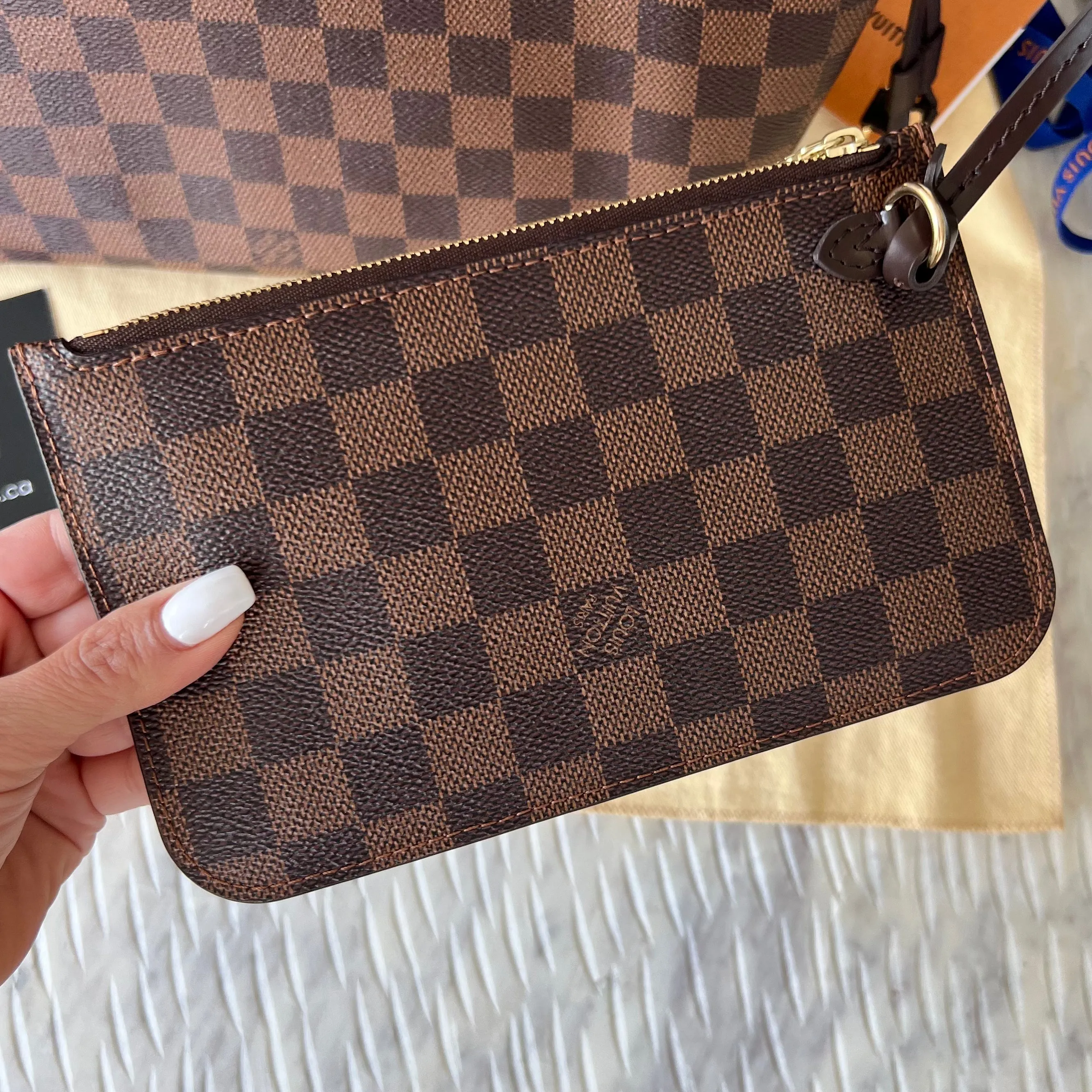 Louis Vuitton Neverfull Bag