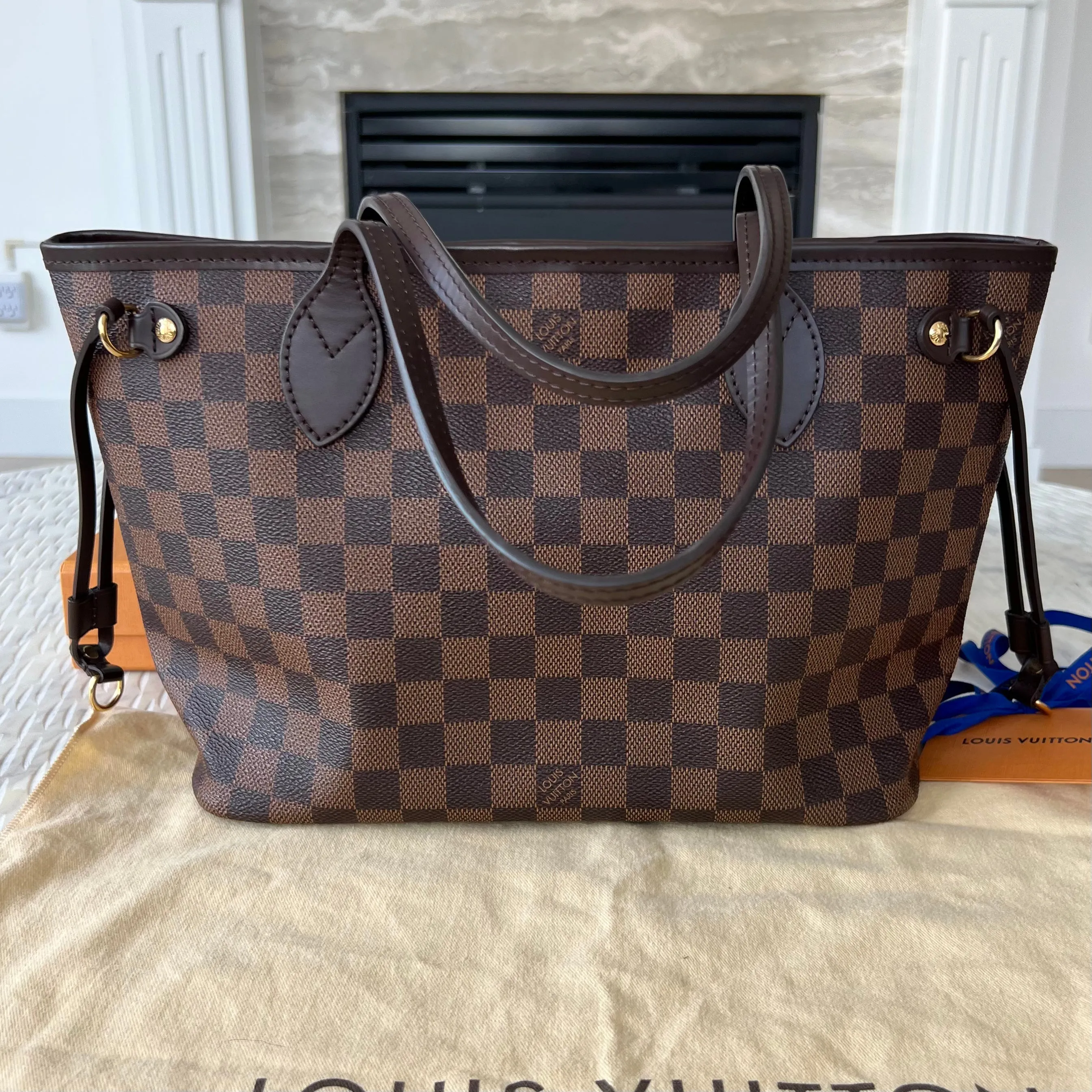 Louis Vuitton Neverfull Bag