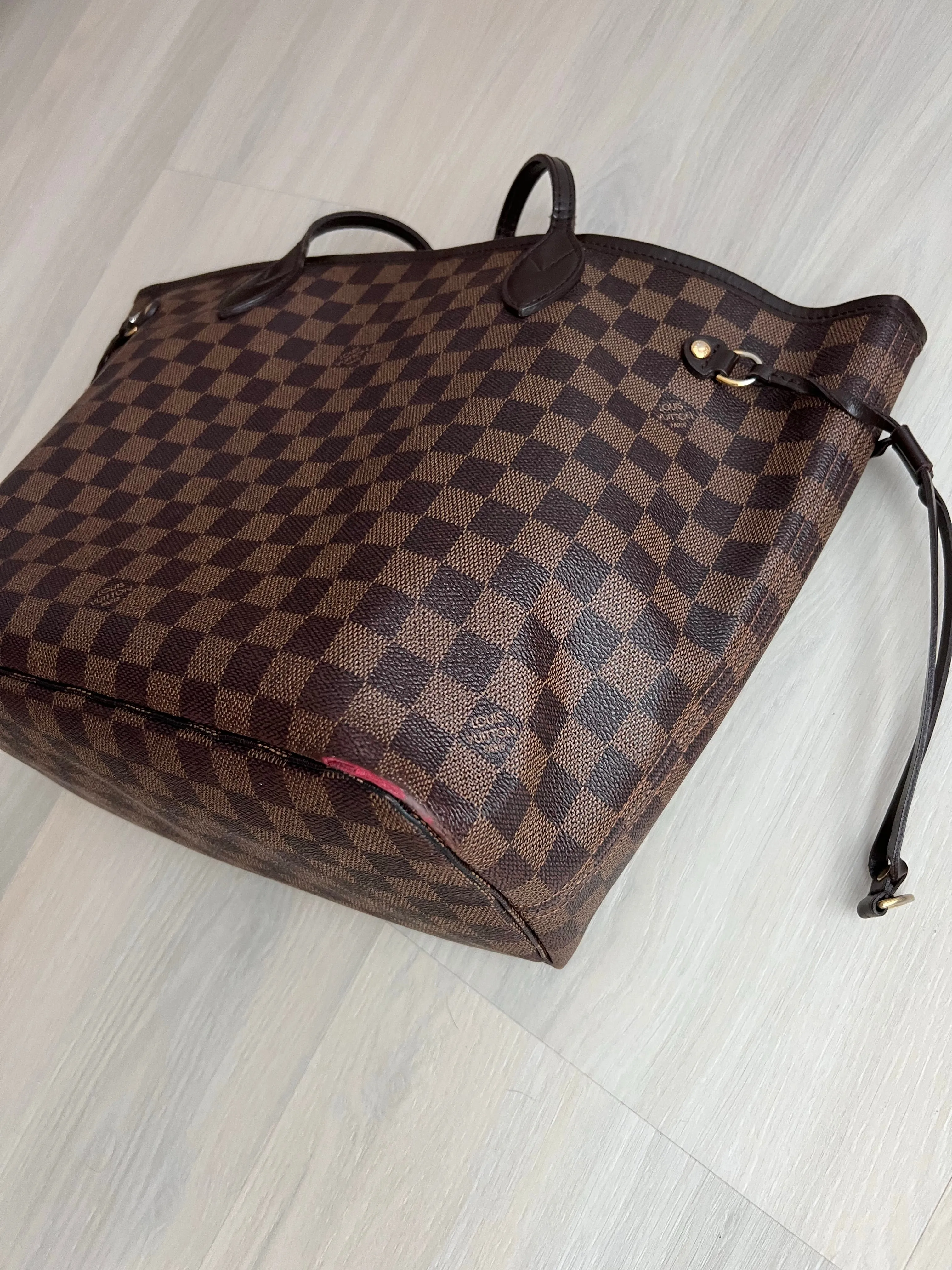 Louis Vuitton Neverfull MM Bag