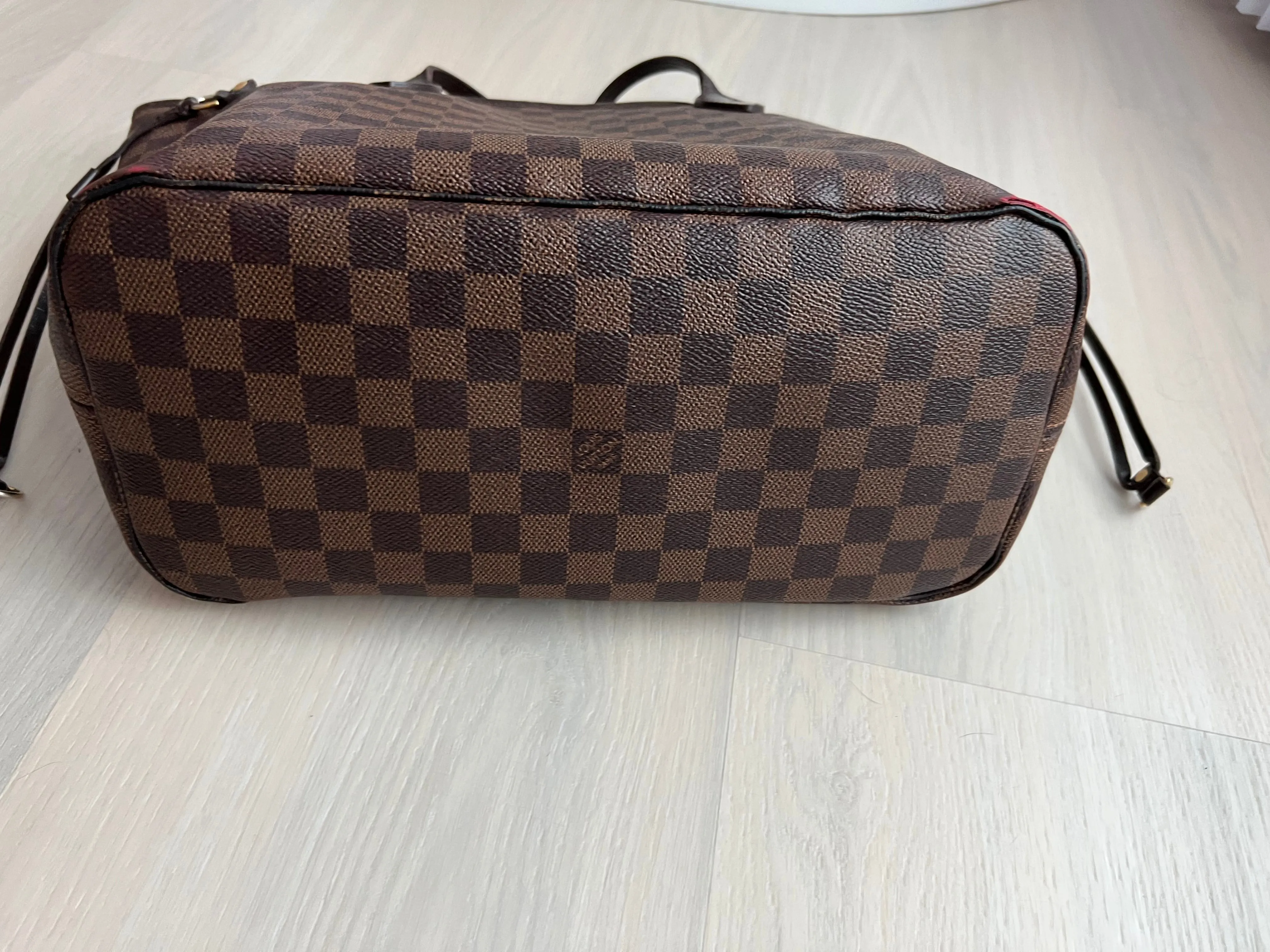 Louis Vuitton Neverfull MM Bag