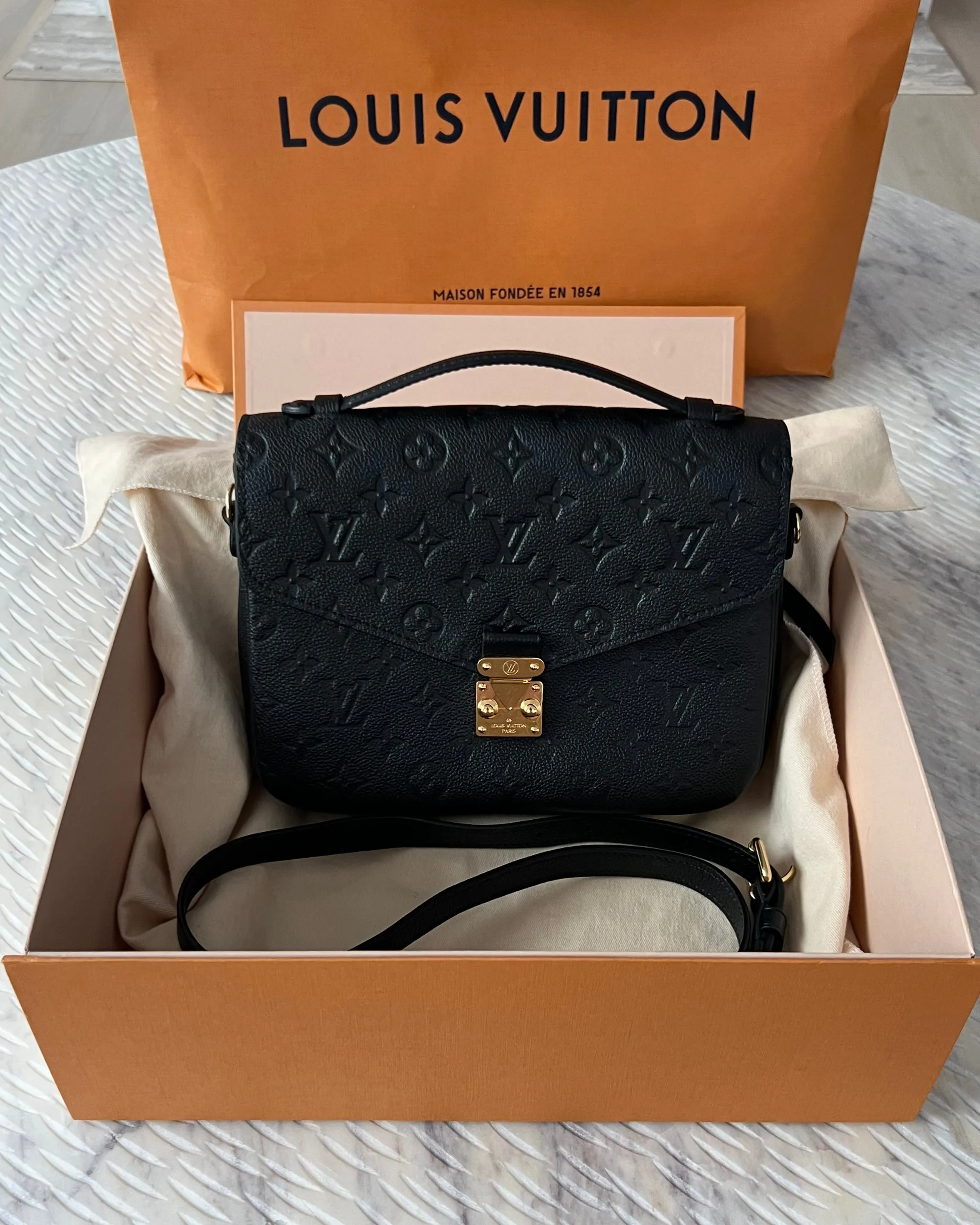 Louis Vuitton Pochette Metis Bag