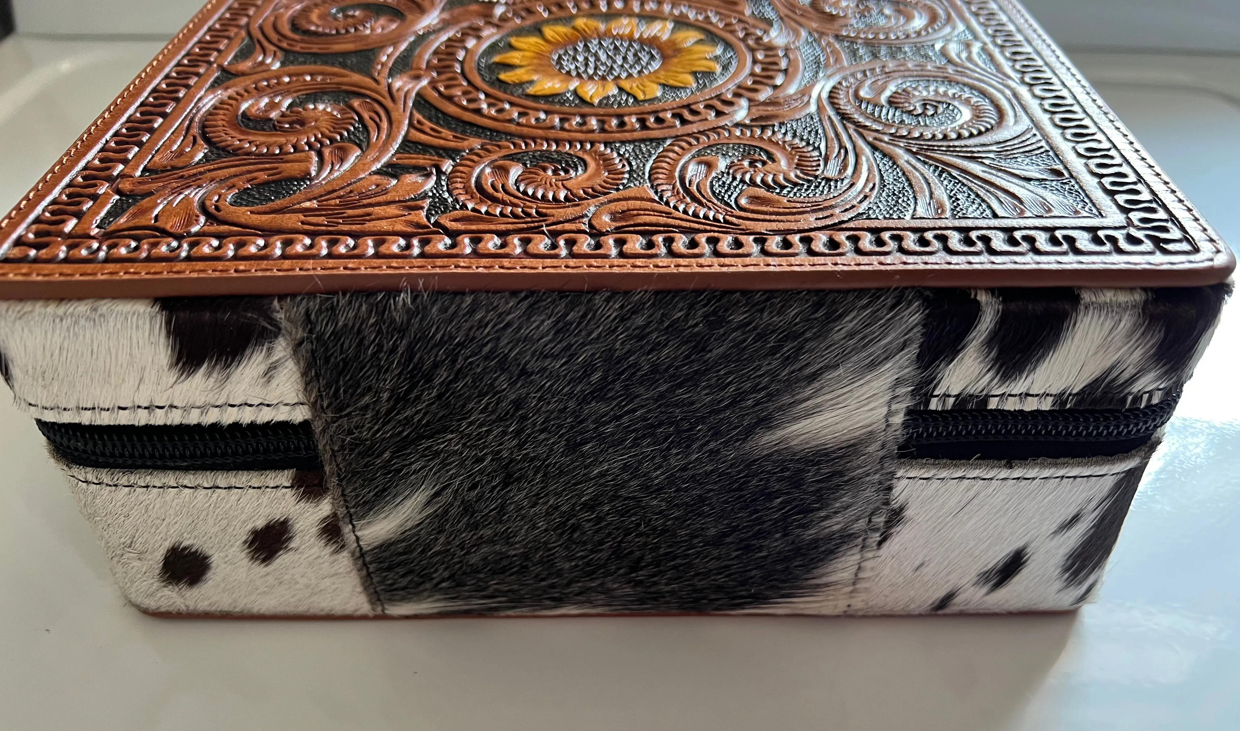 Myra Bag Prairie Mound Hand-tooled Valuables & Jewelry Box Leather Hair on